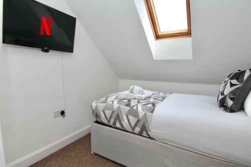Canalview House - Elegant Spacious Coventry Home For Large Groups