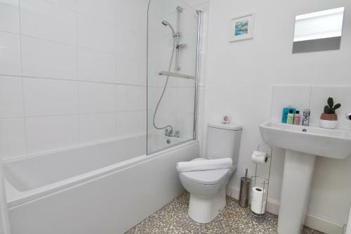 Canalview House - Elegant Spacious Coventry Home For Large Groups