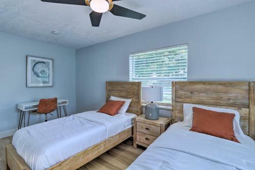 Beach House With Outdoor Kitchen, Walk To Coast