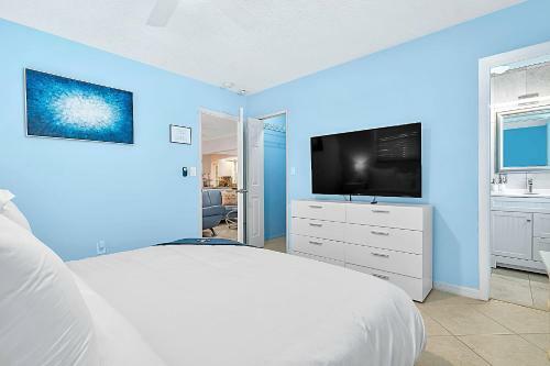 Renovated Quiet All King Bed Suites