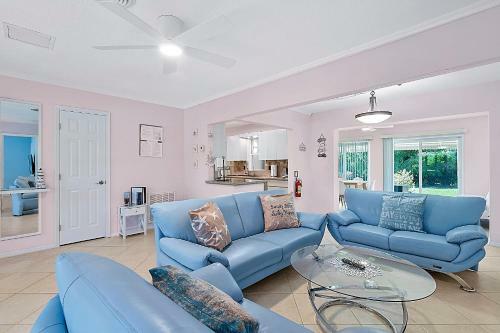 Renovated Quiet All King Bed Suites