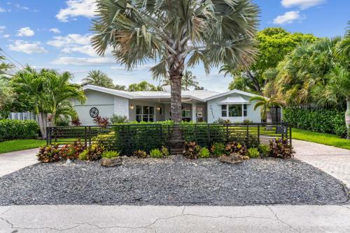 Waterfront - Luxury Villa W Heated Saltwater Pool