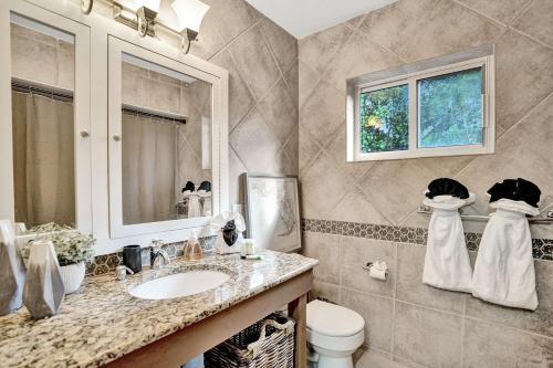 Stylish Hollywood Retreat 5br W Heated Pool