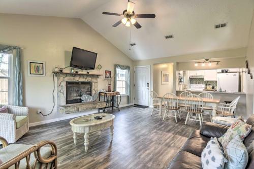 Panama City Bungalow Less Than 2 Mi To Water Access!