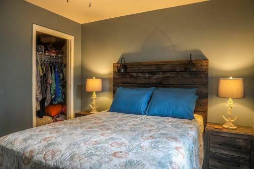Pool House, Short Drive To Beach, Grill, Smart Tv