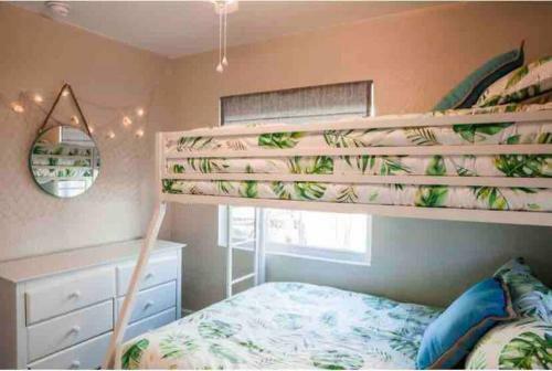 Beachy 3b/2ba Getaway! Minutes To Beaches/downtown
