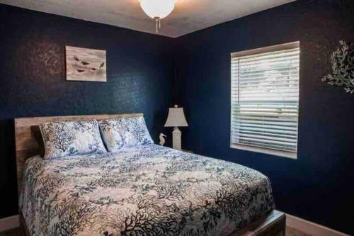 Beachy 3b/2ba Getaway! Minutes To Beaches/downtown