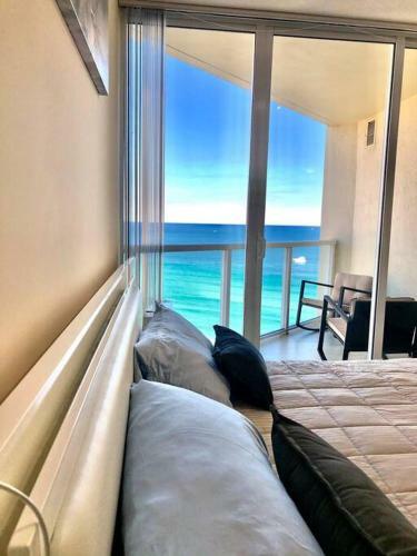 Apartamento Gorgeous Oceanfront Sunny Isles Beach Condo