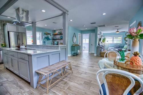 Peaceful, Gorgeous, Near Siesta Key, 3 Bed, 2 Bath