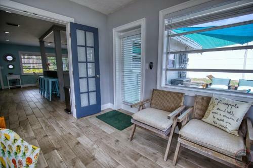 Peaceful, Gorgeous, Near Siesta Key, 3 Bed, 2 Bath