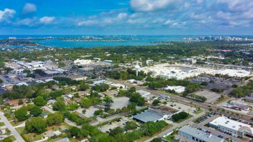 Peaceful, Gorgeous, Near Siesta Key, 3 Bed, 2 Bath