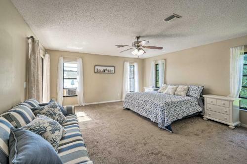 Lakeside Venice Home With Private Pool And Patio!