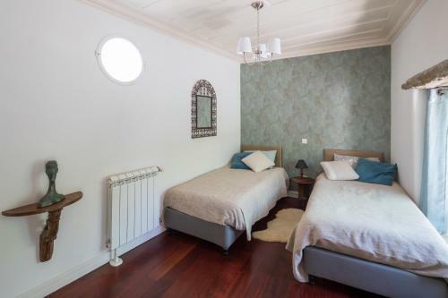 Villa Entire Traditional Family Home With Pool