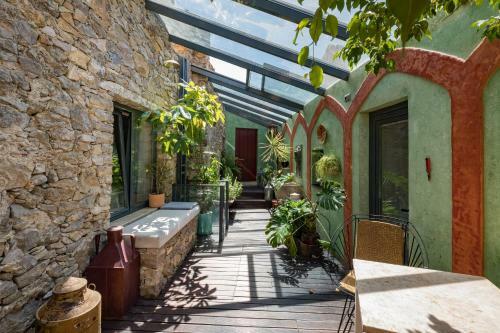 Villa Entire Traditional Family Home With Pool