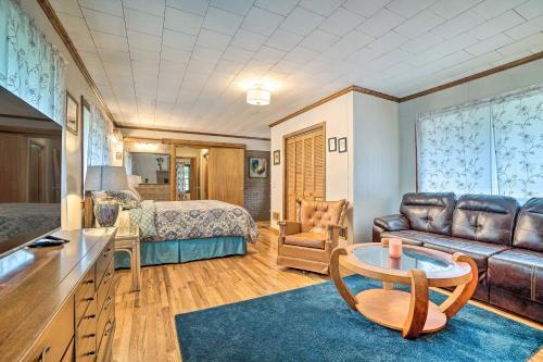 Serene Misty Vale Home With Game Room, Grill!