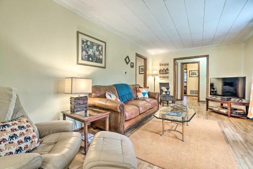 Serene Misty Vale Home With Game Room, Grill!