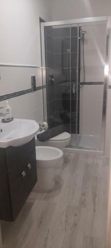 Hostal Camera Matrimoniale Con Bagno In Appartamento Indipendente
