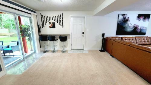 Private Ground Level Suite With Patio
