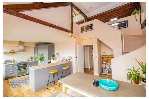 Apartamento Superb Penthouse . 2 Bedroom . Free Secure Parking