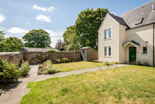Abbey Villa - Stylish House - Central With Parking