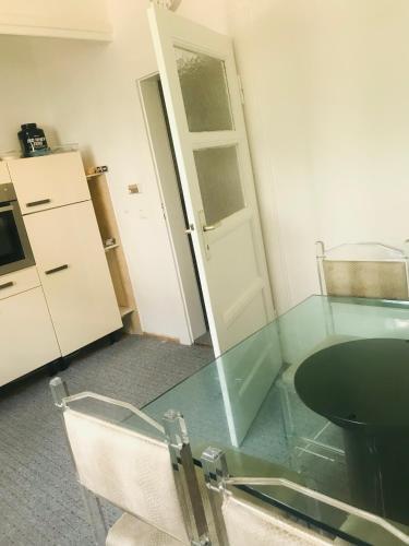 Apartment With 2 Rooms 60m2