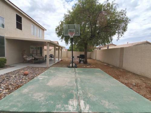 4room 6beds 3bath W/hot Tub, Entire Home