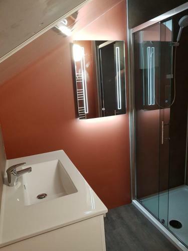 Ivy Lane Apartment