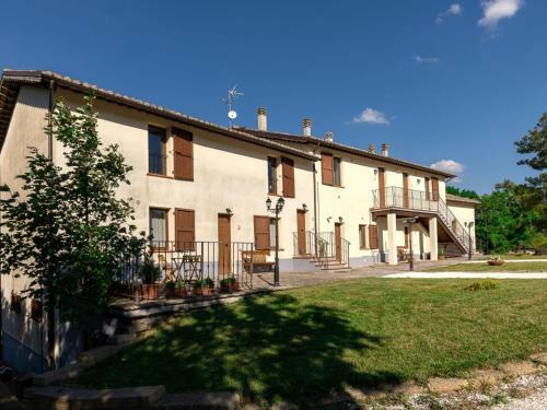 Attractive Apartment In Sassoferrato With Garden