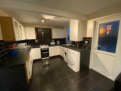 Home Away From Home With Fantastic Spacious Rooms