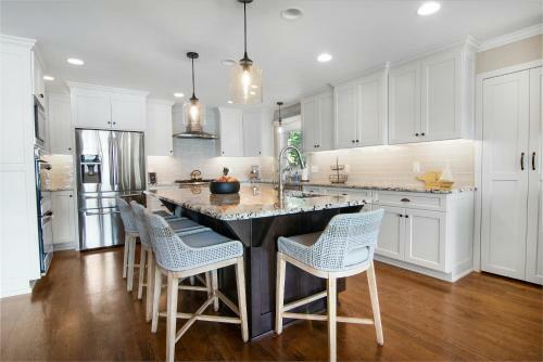 New! Reel Paradise On Lake Norman