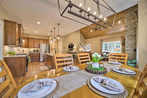 Scenic Sapphire Hideaway With 40-foot Porch!