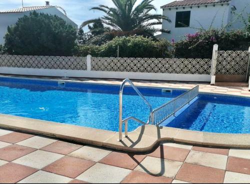 Bonito Apartamento Con Terraza, Jard�n Y Piscina