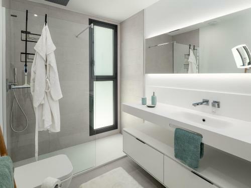 Villa Moderne � 700m De La Plage Avec Vue Mer