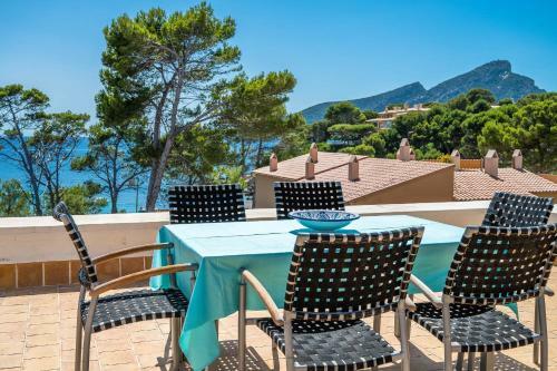 Sch�ne Villa Am Meer In Sant Elm - 3001