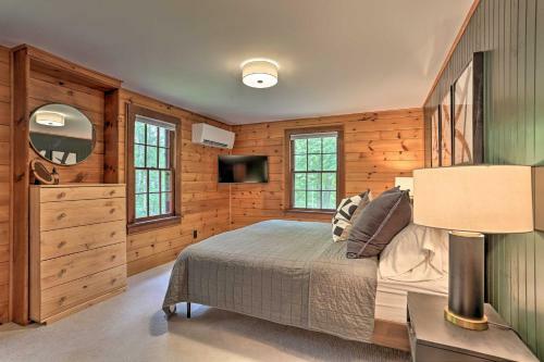 Hilltop Cabin On 2 Acres River View, Hot Tub