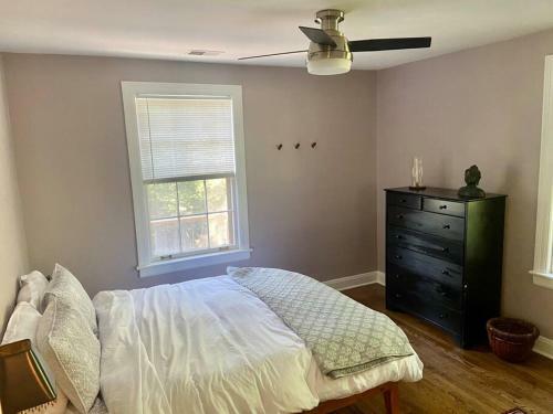 Nashville Oasis: Gym, Golf, Yard, Prime Location