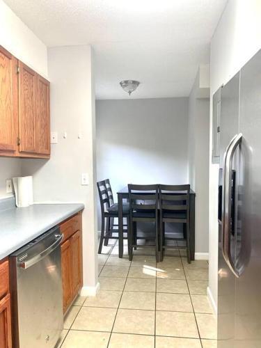 Apartamento Classic 2-bedroom Condo W/free Parking