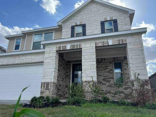 Spacious Private 5-bedroom Family Vacation Home