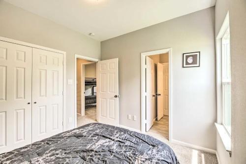 New Double Story Beautiful Condo Townhouse