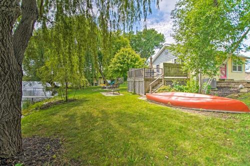 Charming Horicon Cottage And Dock On Rock River