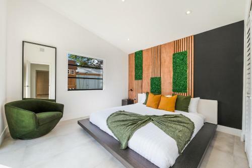 Modern 5 Bedrooms Heated Pool 14 Guest (p1)