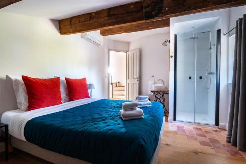 G�te Les Tours - G�te De Groupe En Provence