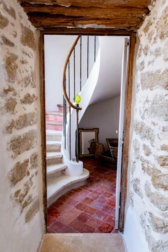 G�te Les Tours - G�te De Groupe En Provence