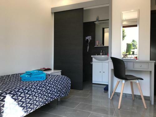 Albergue Debbie's Crew House