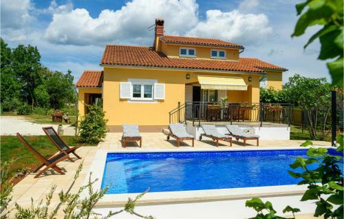 Awesome Home In Stokovci With 3 Bedrooms