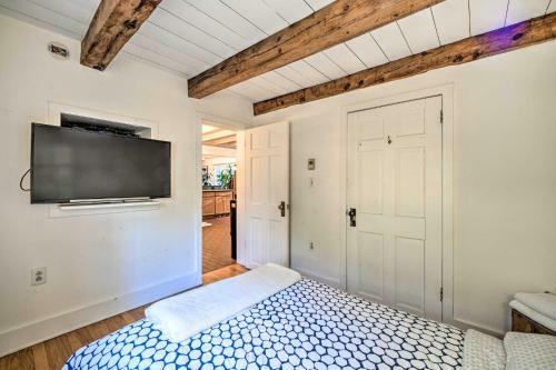 Serene Home On 60 Acres Kid And Pet Friendly!