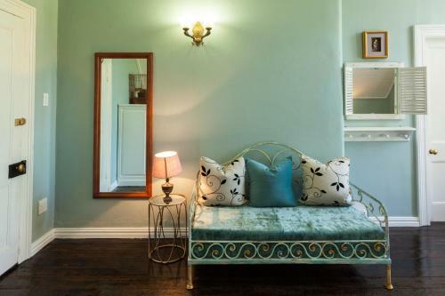 Hostal Caledon Grace Guesthouse