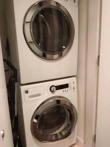 Apartamento Relaxing Condo In Falls Downtown Victoria