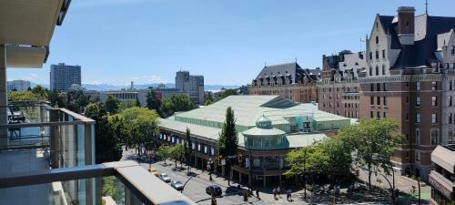 Apartamento Relaxing Condo In Falls Downtown Victoria