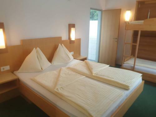 Hostal G�stehaus Latini